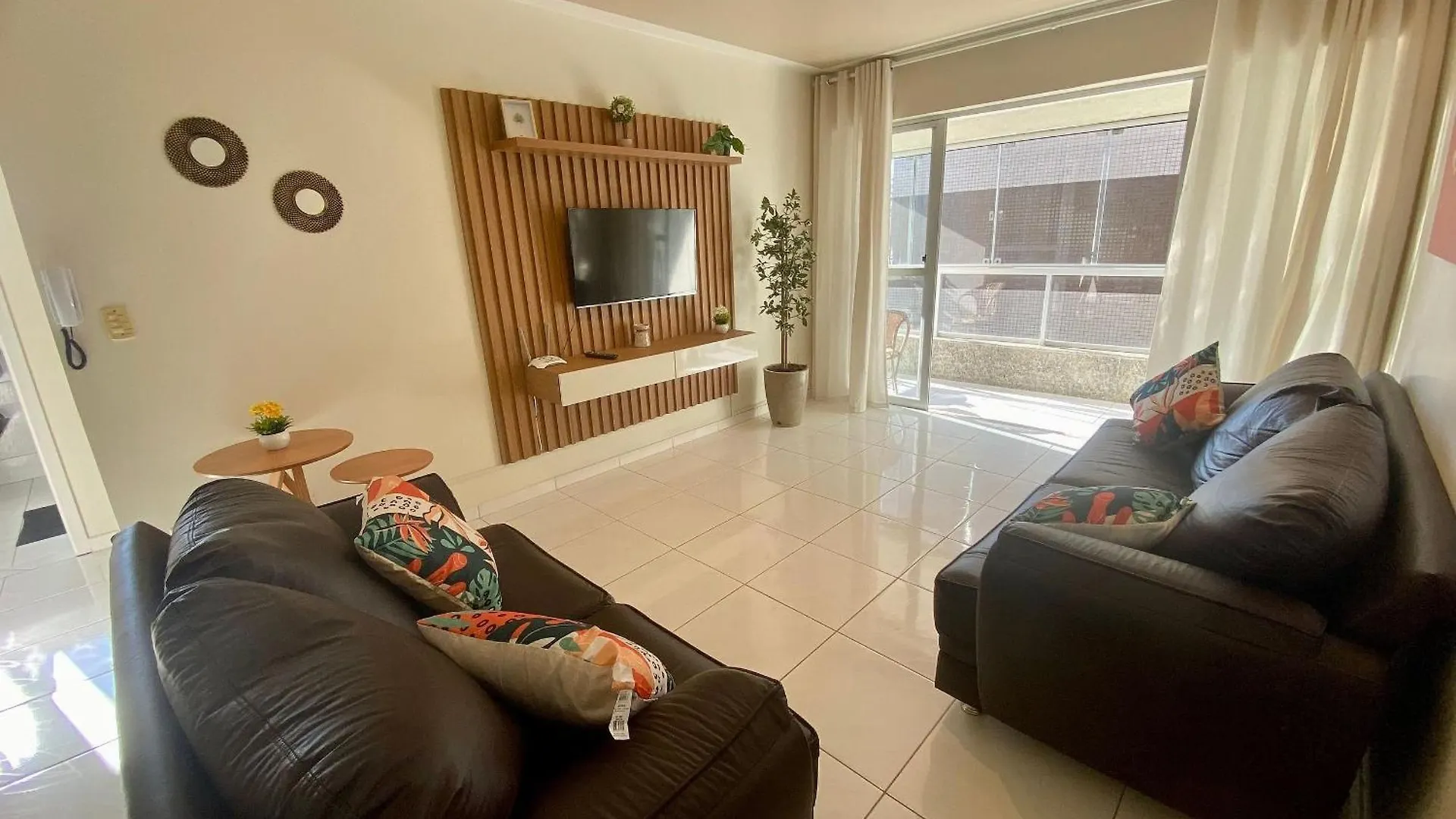 Ed. Solar De Bombinhas Apartment